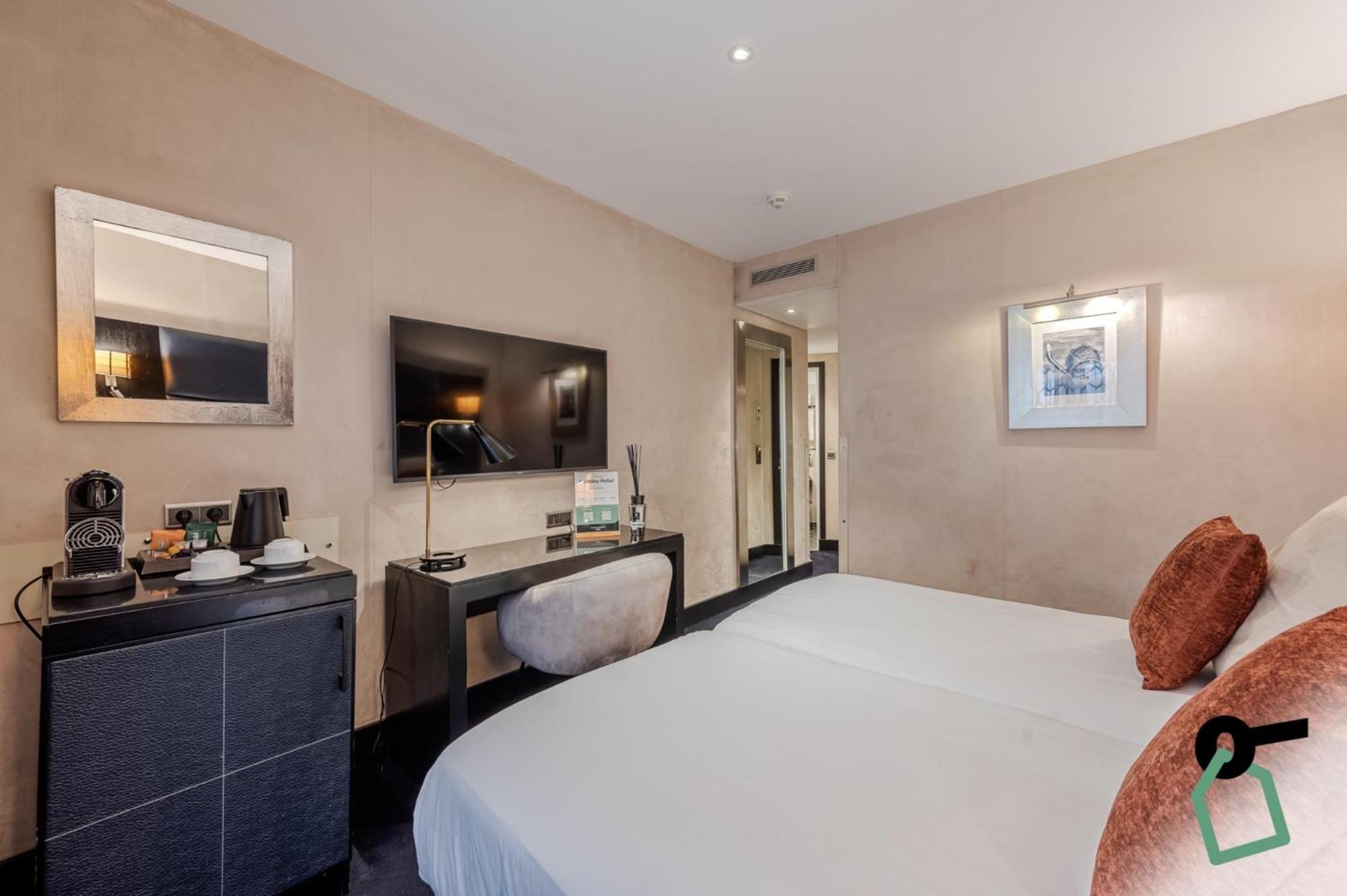 Hotiday Room Collection - Paris Arc De Triomphe Exterior photo